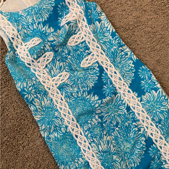 Lily Pulitzer Blue and White Retired Print Size 4 Dress - Picture 3 of 5
